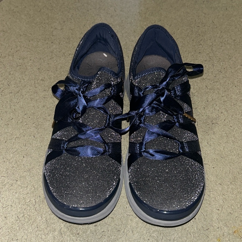 BZees Women's Walking Slip-On Shoes - Size 6m Ribbon Lace Blue Sparkle